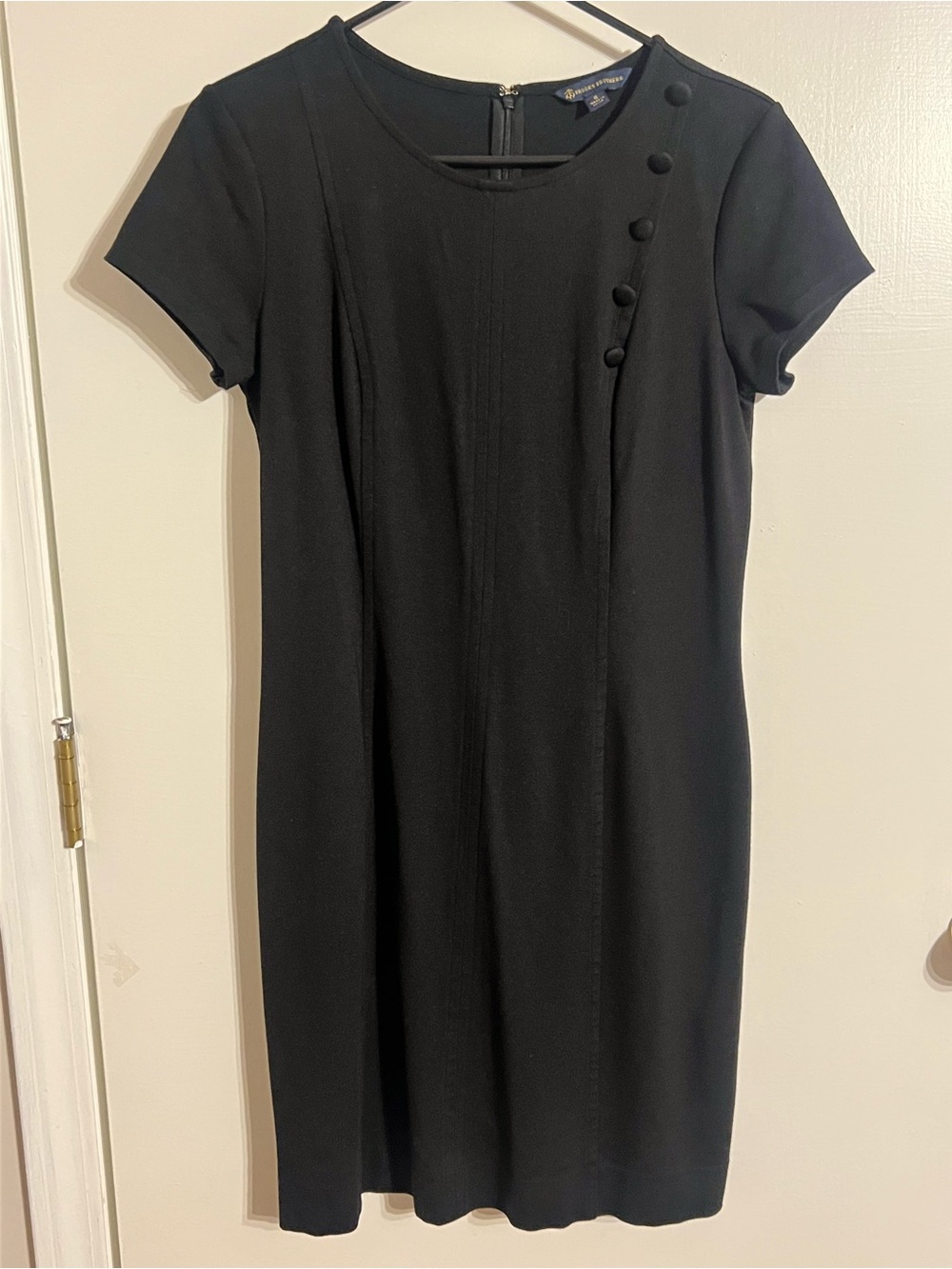 Brooks Brothers Black Sheath Dress Size 6 Career Workwear Classic Button Detail